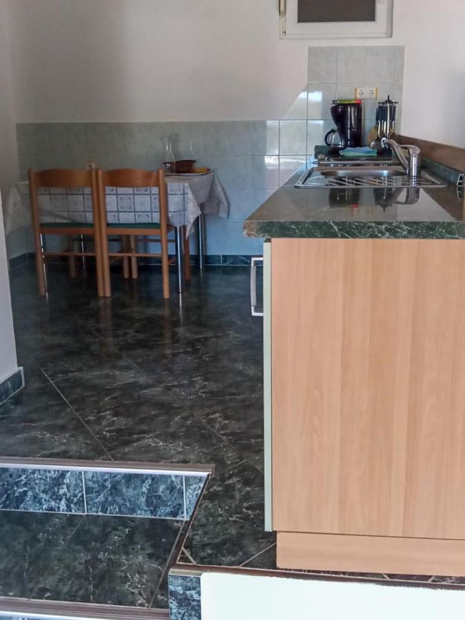 סאלי Apartmani Frka מראה חיצוני תמונה