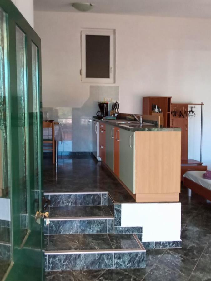 סאלי Apartmani Frka מראה חיצוני תמונה
