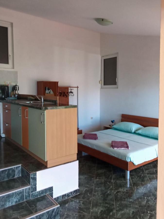 סאלי Apartmani Frka מראה חיצוני תמונה